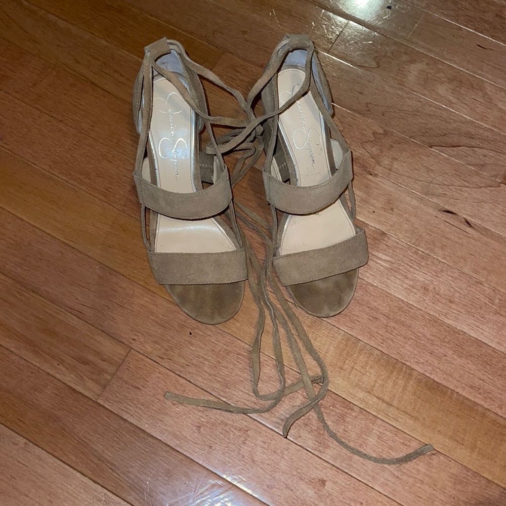 Lace up tan women’s heels Jessica Simpson barely worn size 8